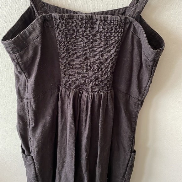 Urban Outfitters Black Strappy Overalls. Side Pockets and button front. Size S - Picture 6 of 7
